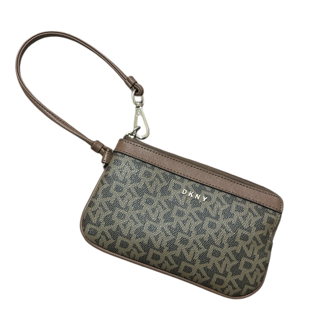 DKNY Bryant Logo Wristlet / Wallet Women’s Zip Brown